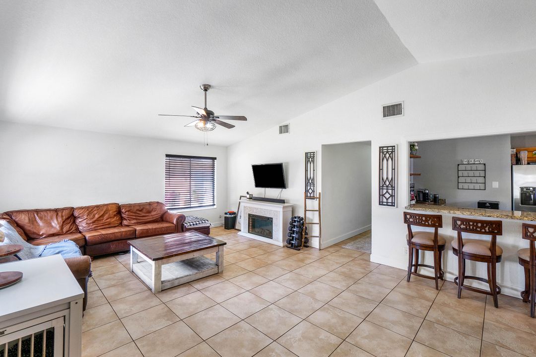 For Sale: $475,000 (3 beds, 2 baths, 1441 Square Feet)