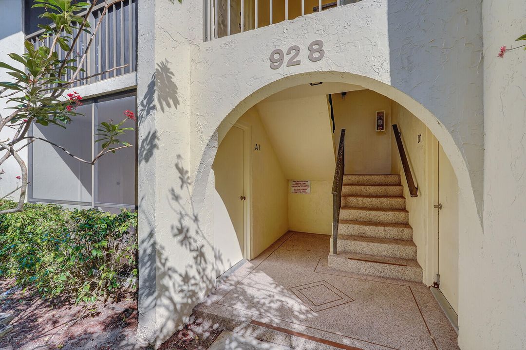 Recently Rented: $1,999 (2 beds, 2 baths, 1115 Square Feet)