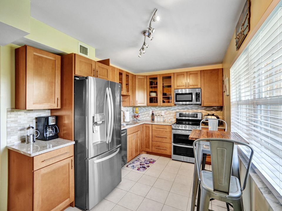 For Sale: $371,000 (3 beds, 2 baths, 1620 Square Feet)