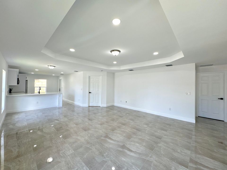 Active With Contract: $525,000 (3 beds, 2 baths, 1432 Square Feet)