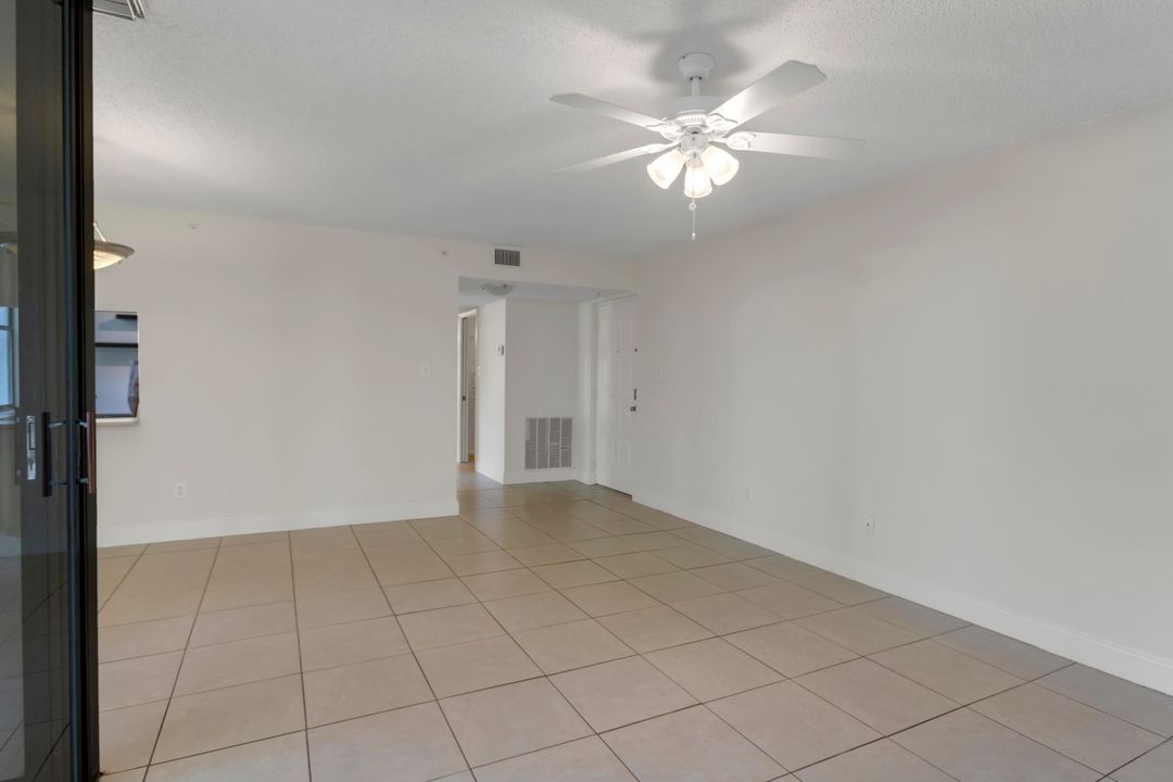 For Rent: $2,000 (1 beds, 1 baths, 731 Square Feet)