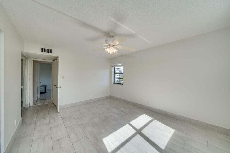 For Rent: $2,300 (2 beds, 2 baths, 1015 Square Feet)