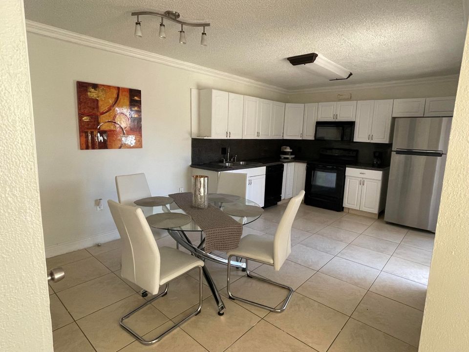 For Sale: $250,000 (2 beds, 2 baths, 1236 Square Feet)