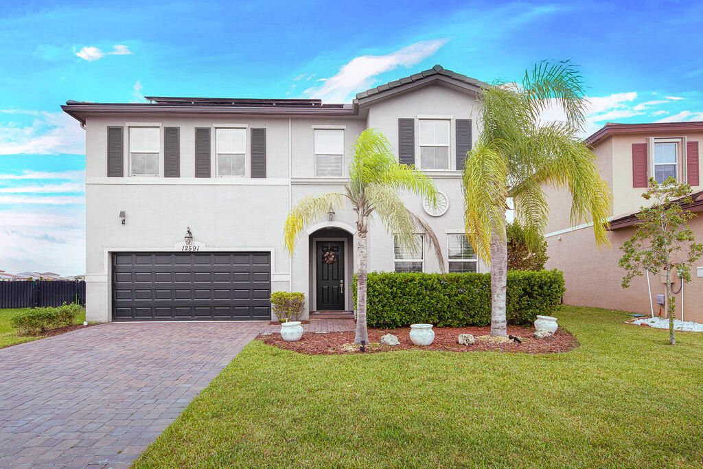 Active With Contract: $3,100 (4 beds, 3 baths, 2589 Square Feet)