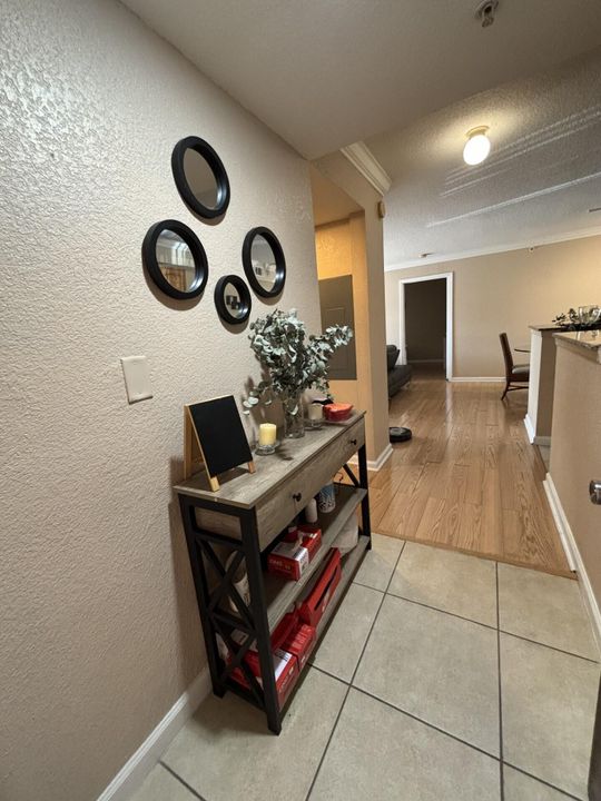 For Sale: $229,900 (2 beds, 2 baths, 1033 Square Feet)
