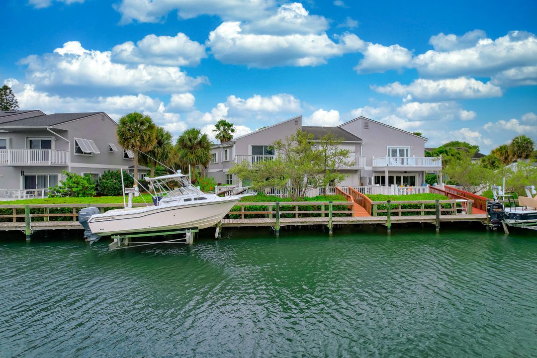 For Sale: $859,900 (3 beds, 2 baths, 1962 Square Feet)