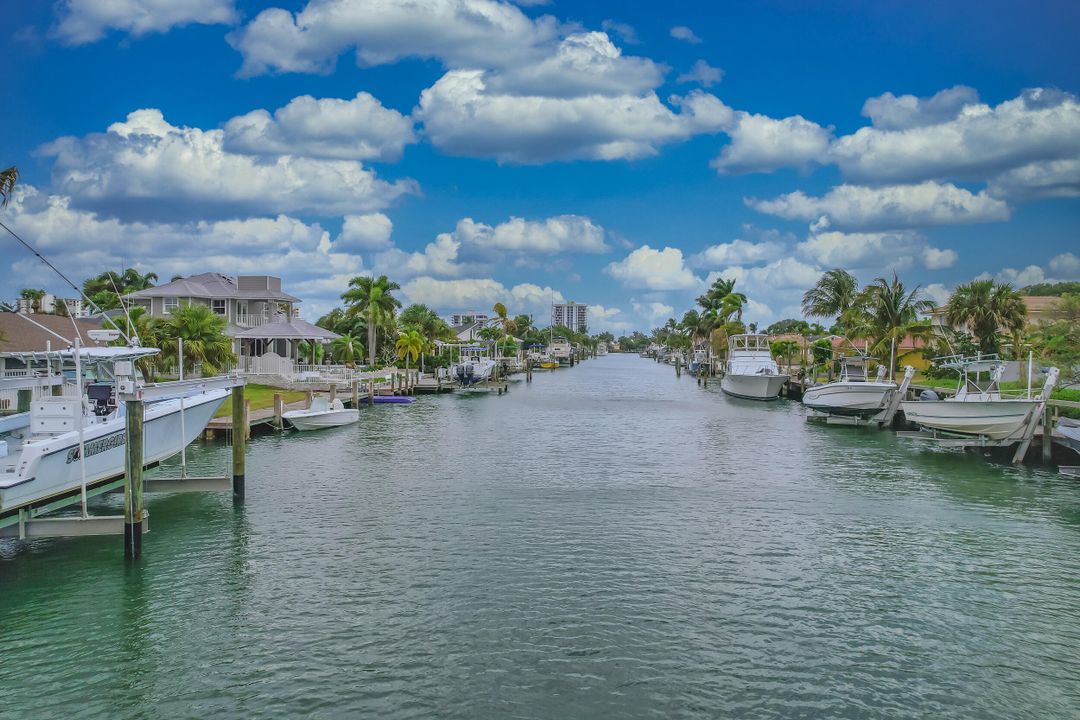 For Sale: $859,900 (3 beds, 2 baths, 1962 Square Feet)