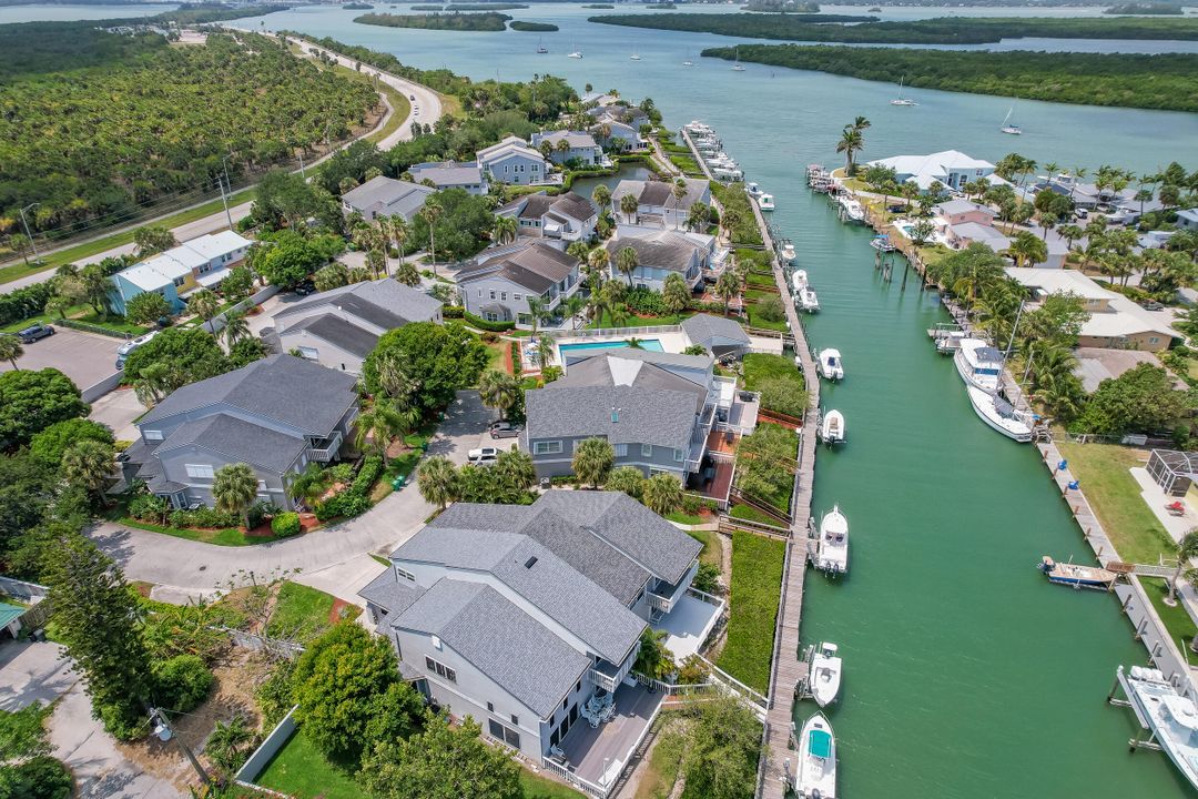 For Sale: $859,900 (3 beds, 2 baths, 1962 Square Feet)