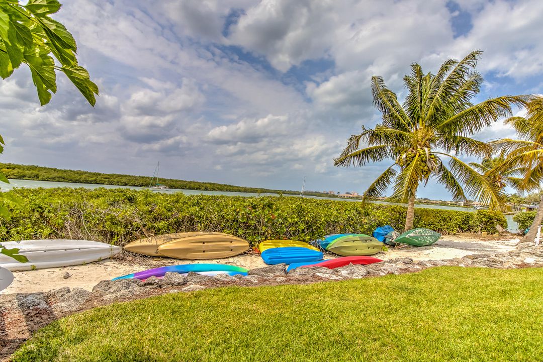 For Sale: $859,900 (3 beds, 2 baths, 1962 Square Feet)