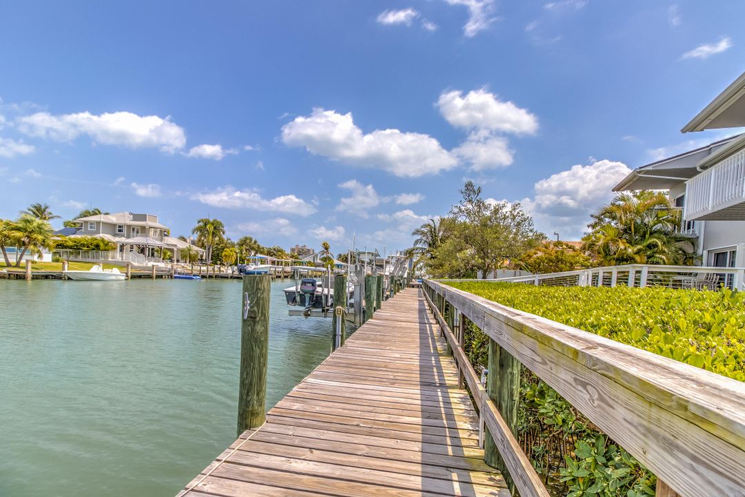 For Sale: $859,900 (3 beds, 2 baths, 1962 Square Feet)