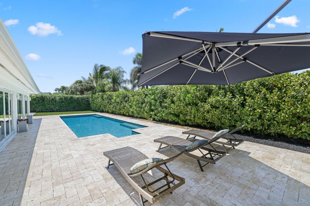 Active With Contract: $1,100,000 (3 beds, 3 baths, 2125 Square Feet)