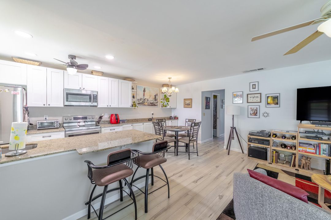 For Sale: $245,000 (2 beds, 2 baths, 1104 Square Feet)
