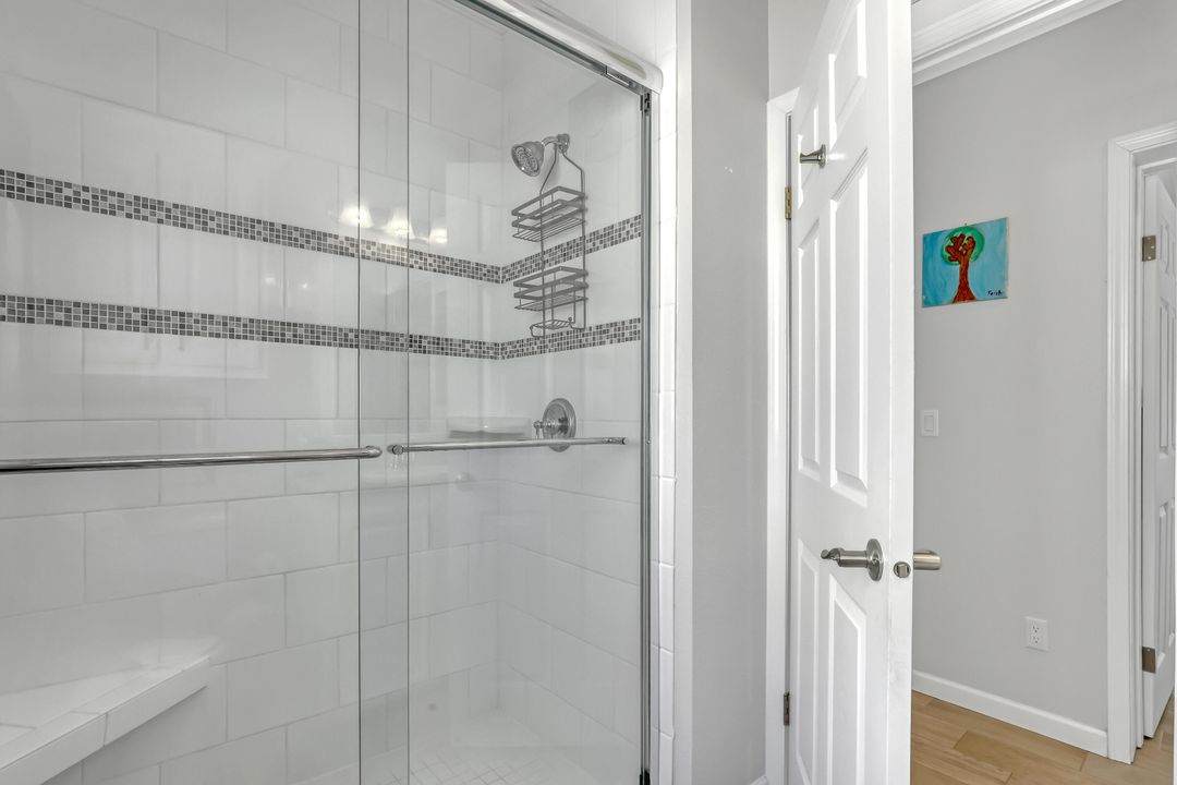For Sale: $399,000 (2 beds, 2 baths, 1323 Square Feet)