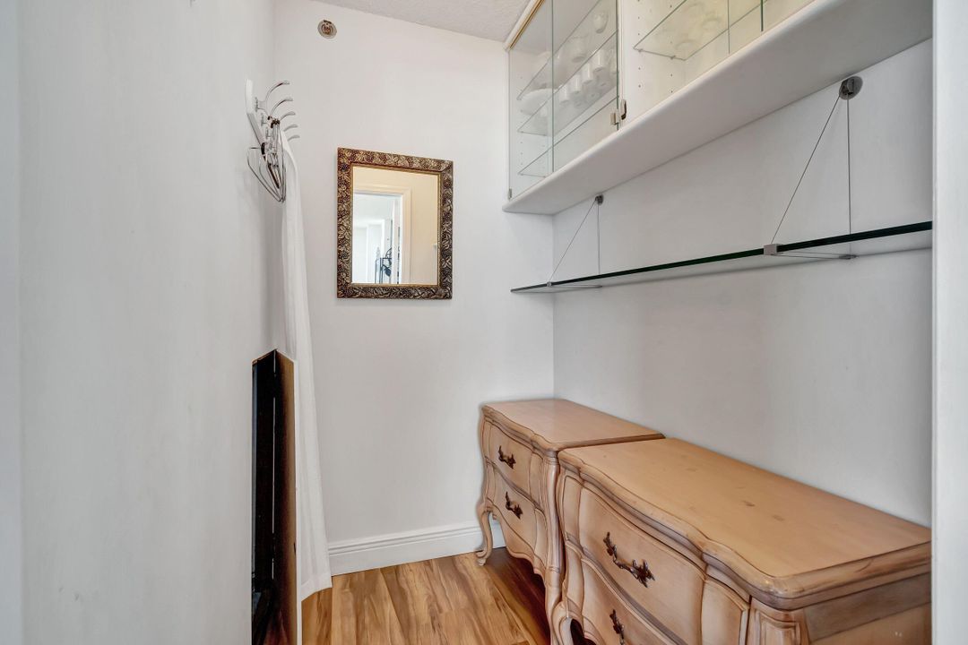 Active With Contract: $759,000 (2 beds, 2 baths, 1050 Square Feet)
