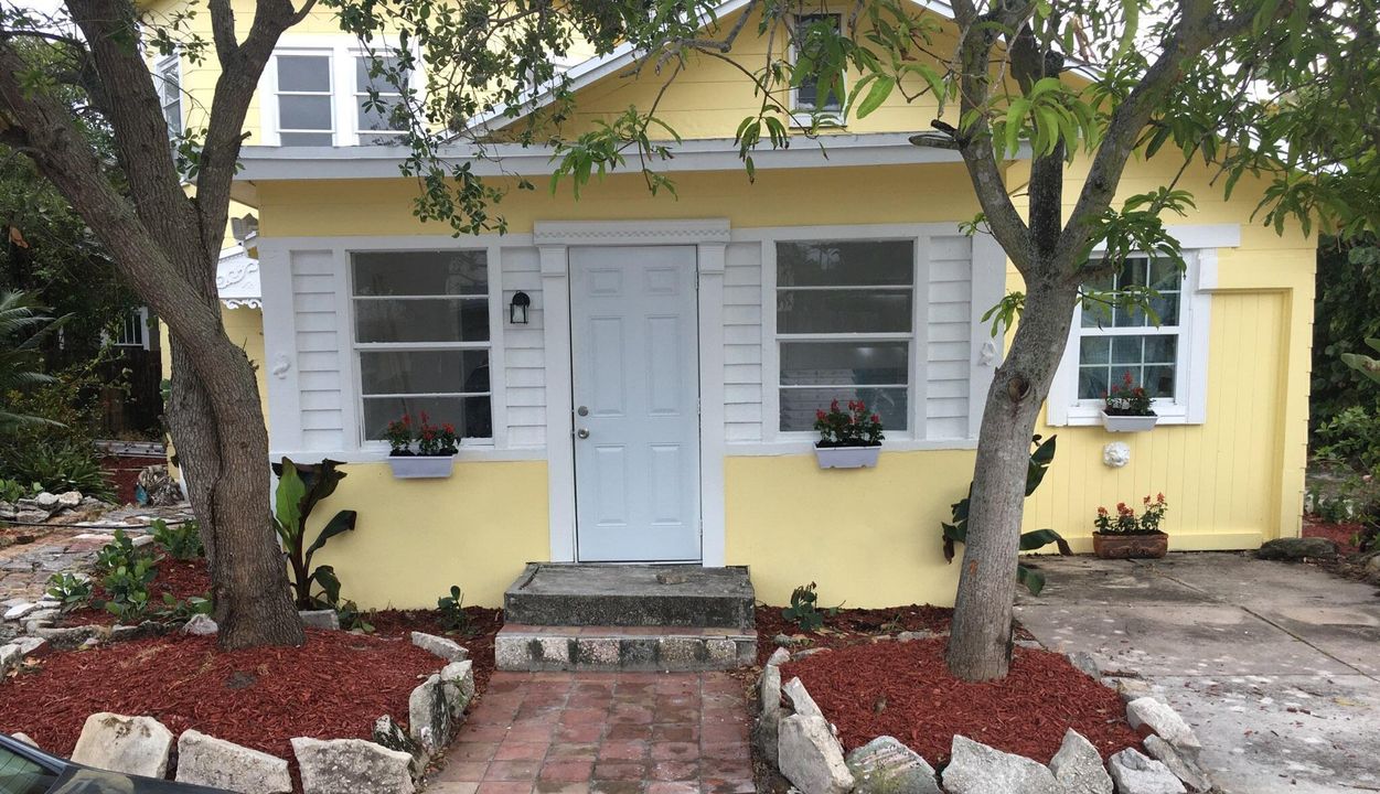 Recently Sold: $580,000 (3 beds, 2 baths, 1516 Square Feet)