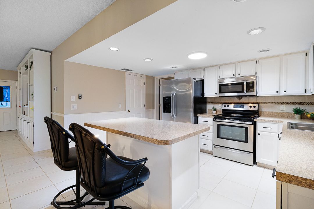 Active With Contract: $369,000 (3 beds, 2 baths, 1776 Square Feet)