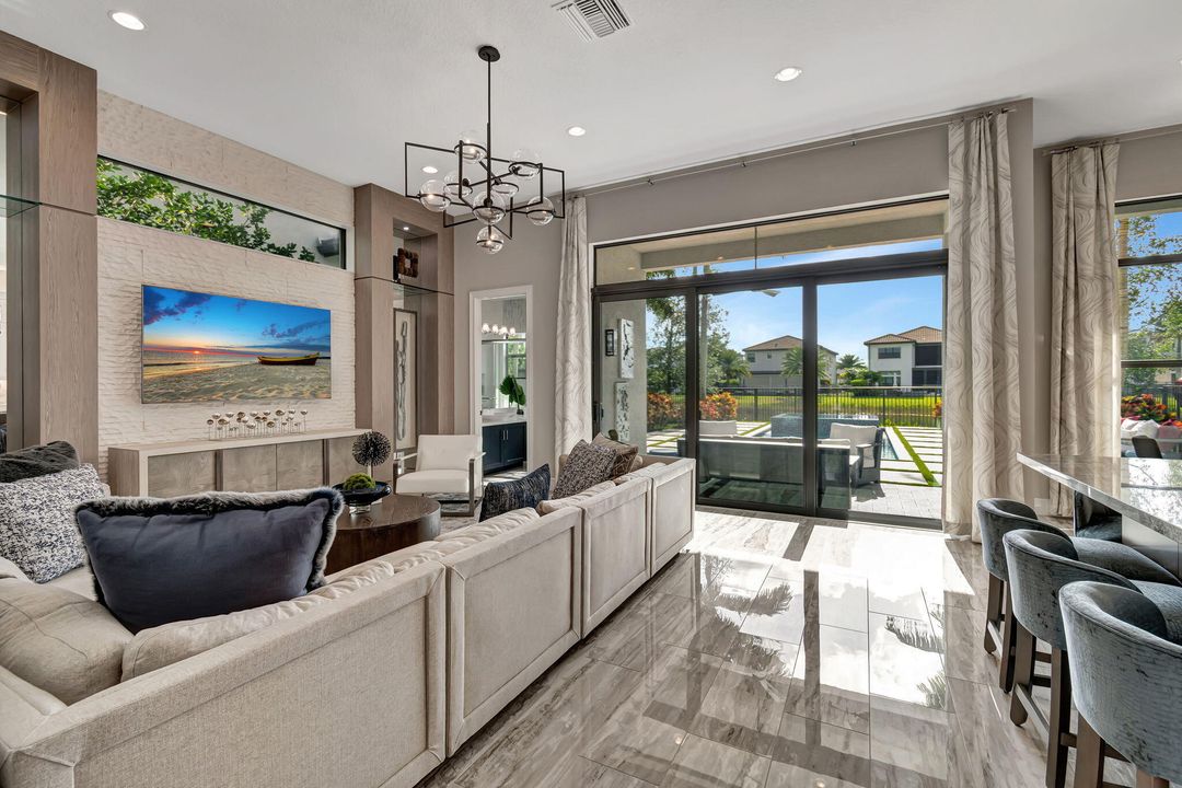 Active With Contract: $2,990,000 (5 beds, 6 baths, 4724 Square Feet)