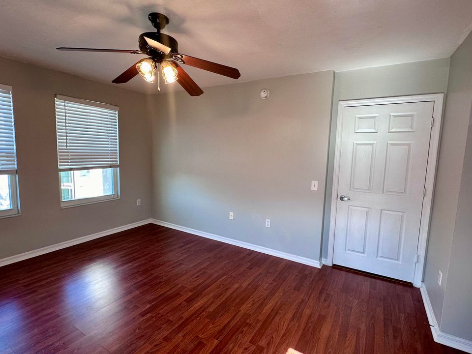 For Rent: $2,600 (2 beds, 2 baths, 1008 Square Feet)