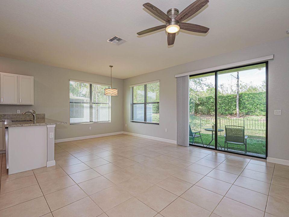 Active With Contract: $293,000 (3 beds, 2 baths, 1417 Square Feet)