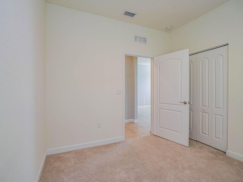 Active With Contract: $293,000 (3 beds, 2 baths, 1417 Square Feet)
