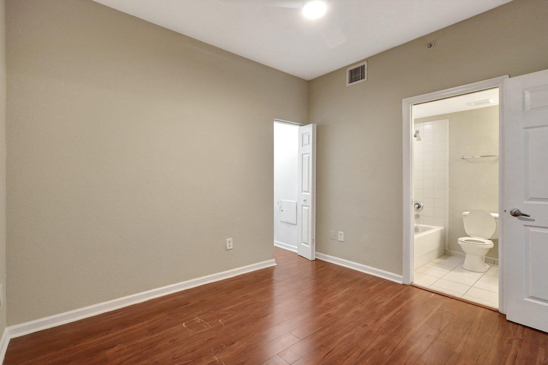For Sale: $205,000 (2 beds, 2 baths, 855 Square Feet)