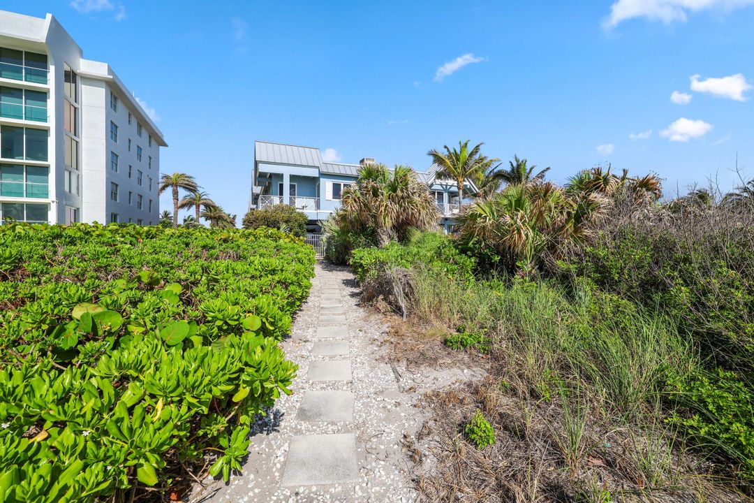 For Sale: $2,495,000 (3 beds, 2 baths, 1831 Square Feet)