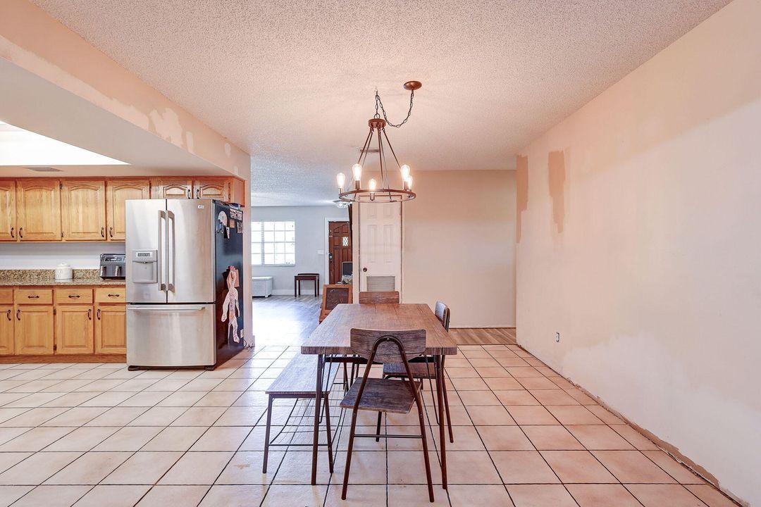 For Sale: $315,000 (3 beds, 2 baths, 1560 Square Feet)