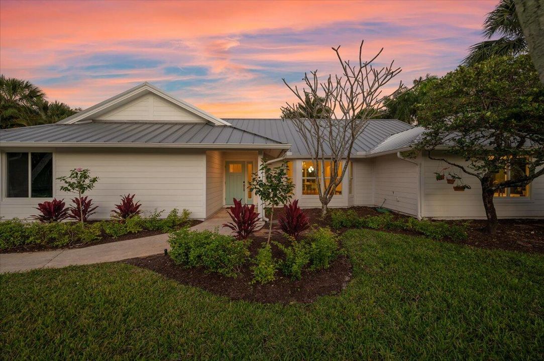 Active With Contract: $1,225,000 (4 beds, 2 baths, 2282 Square Feet)