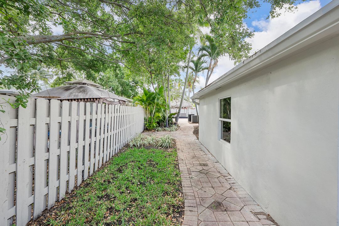 For Sale: $1,250,000 (3 beds, 2 baths, 2000 Square Feet)