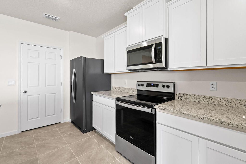 For Rent: $2,775 (3 beds, 2 baths, 1672 Square Feet)
