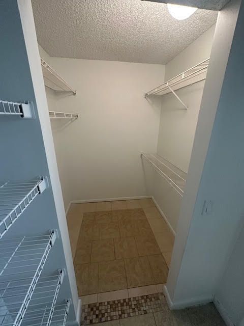 For Sale: $190,000 (1 beds, 1 baths, 620 Square Feet)