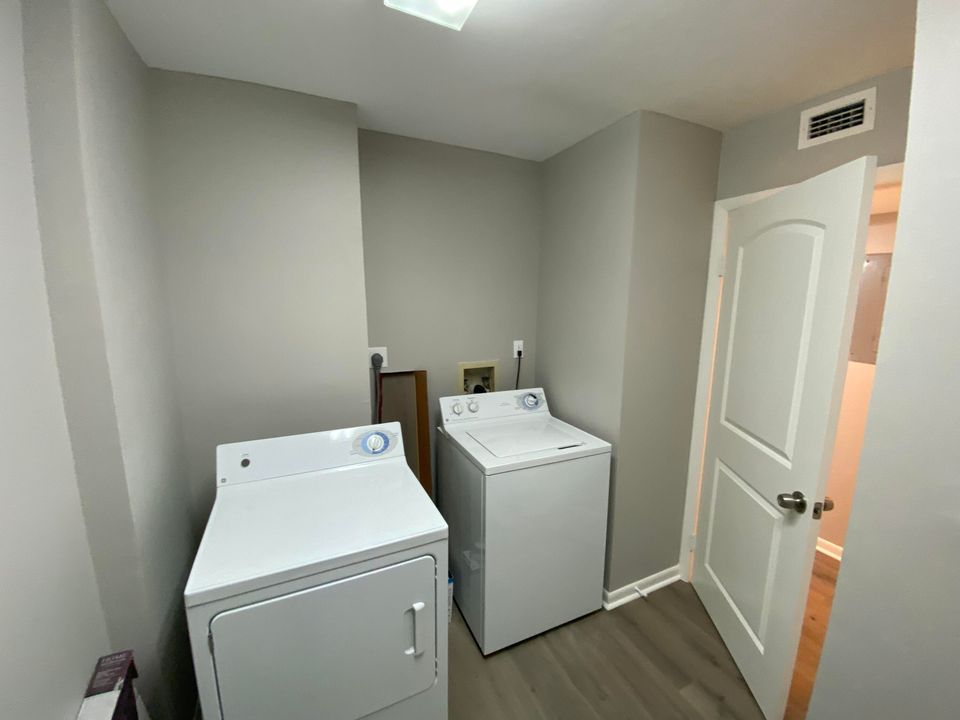 For Sale: $315,000 (2 beds, 2 baths, 1348 Square Feet)