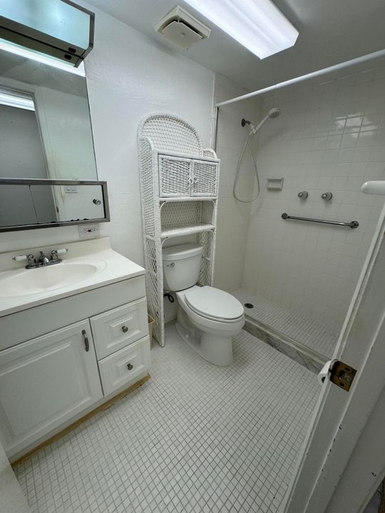 待售: $155,000 (2 贝兹, 2 浴室, 1103 平方英尺)
