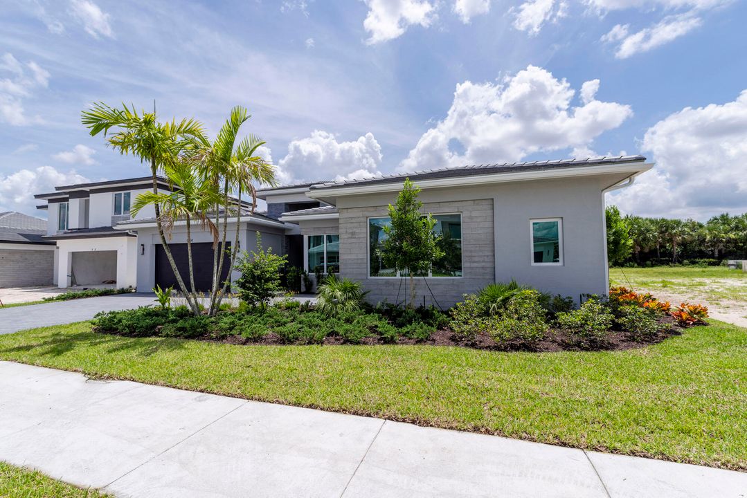 For Sale: $1,950,000 (3 beds, 3 baths, 3920 Square Feet)