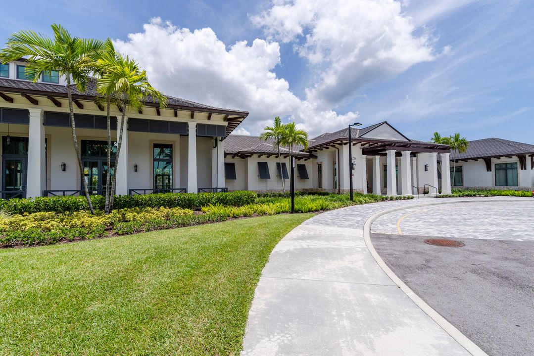 For Sale: $1,950,000 (3 beds, 3 baths, 3920 Square Feet)