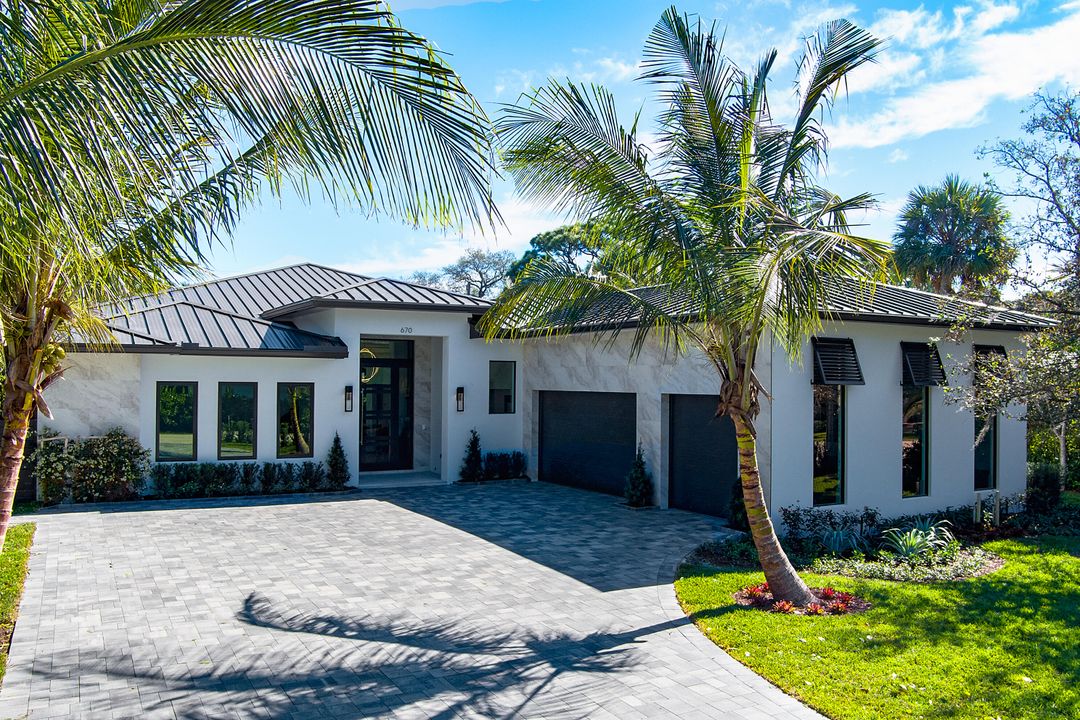 Recently Sold: $4,531,000 (5 beds, 6 baths, 4414 Square Feet)