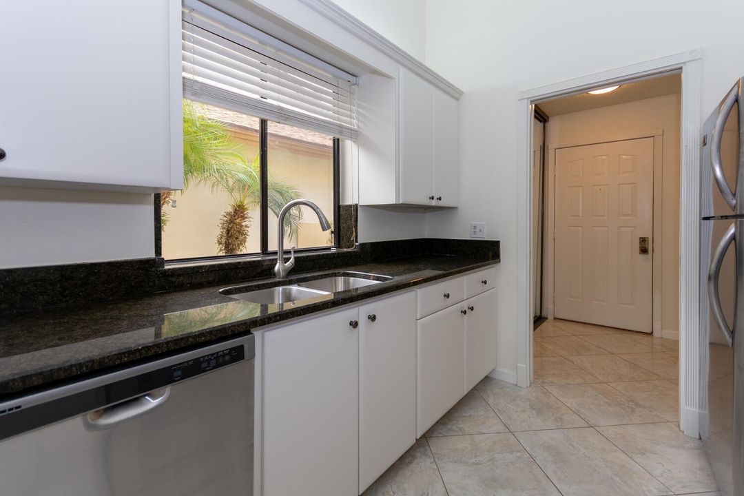 Active With Contract: $5,000 (3 beds, 2 baths, 1889 Square Feet)