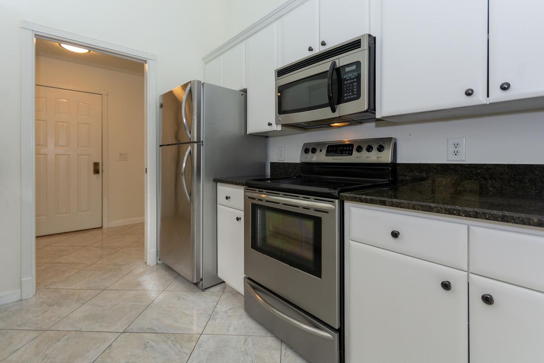 Active With Contract: $5,000 (3 beds, 2 baths, 1889 Square Feet)