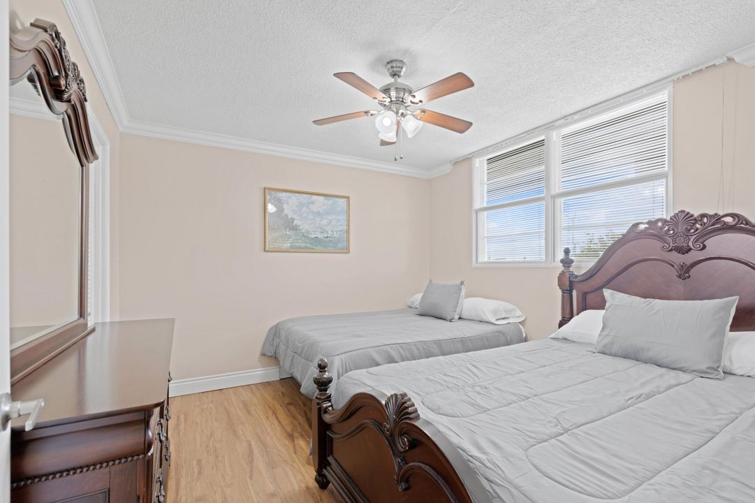 For Sale: $225,000 (2 beds, 2 baths, 1070 Square Feet)