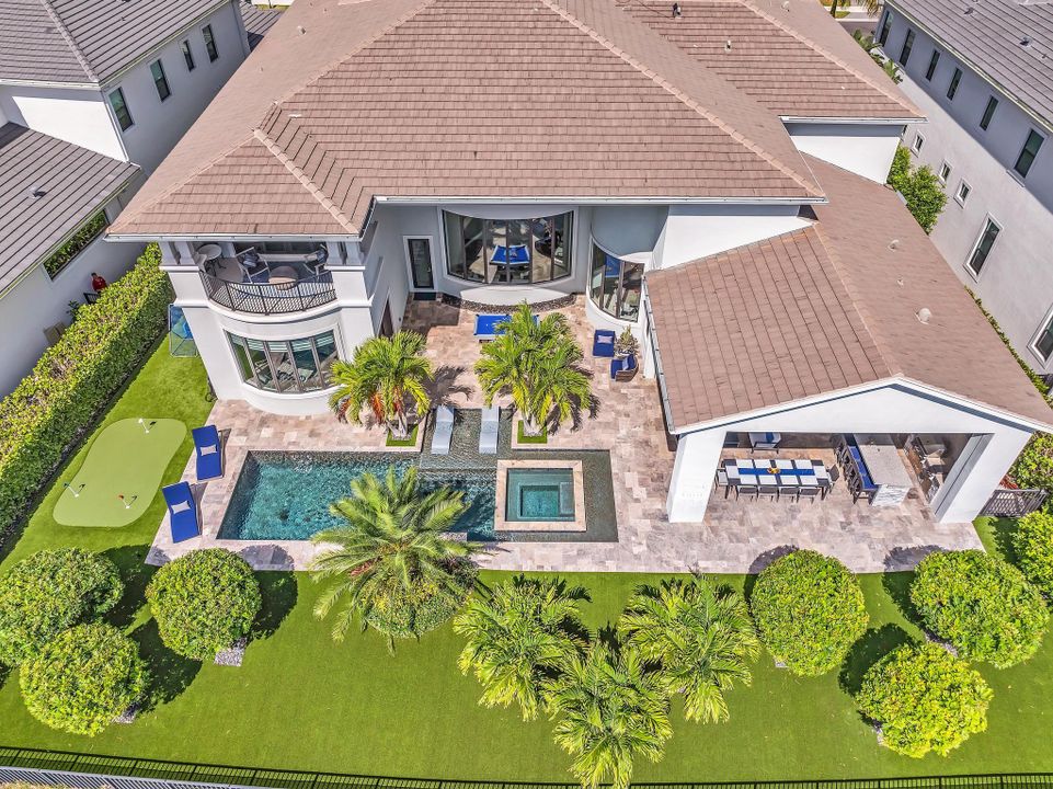 For Sale: $4,650,000 (6 beds, 7 baths, 7307 Square Feet)