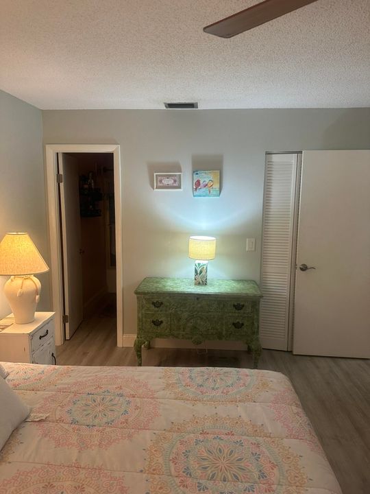 For Rent: $1,600 (1 beds, 1 baths, 721 Square Feet)
