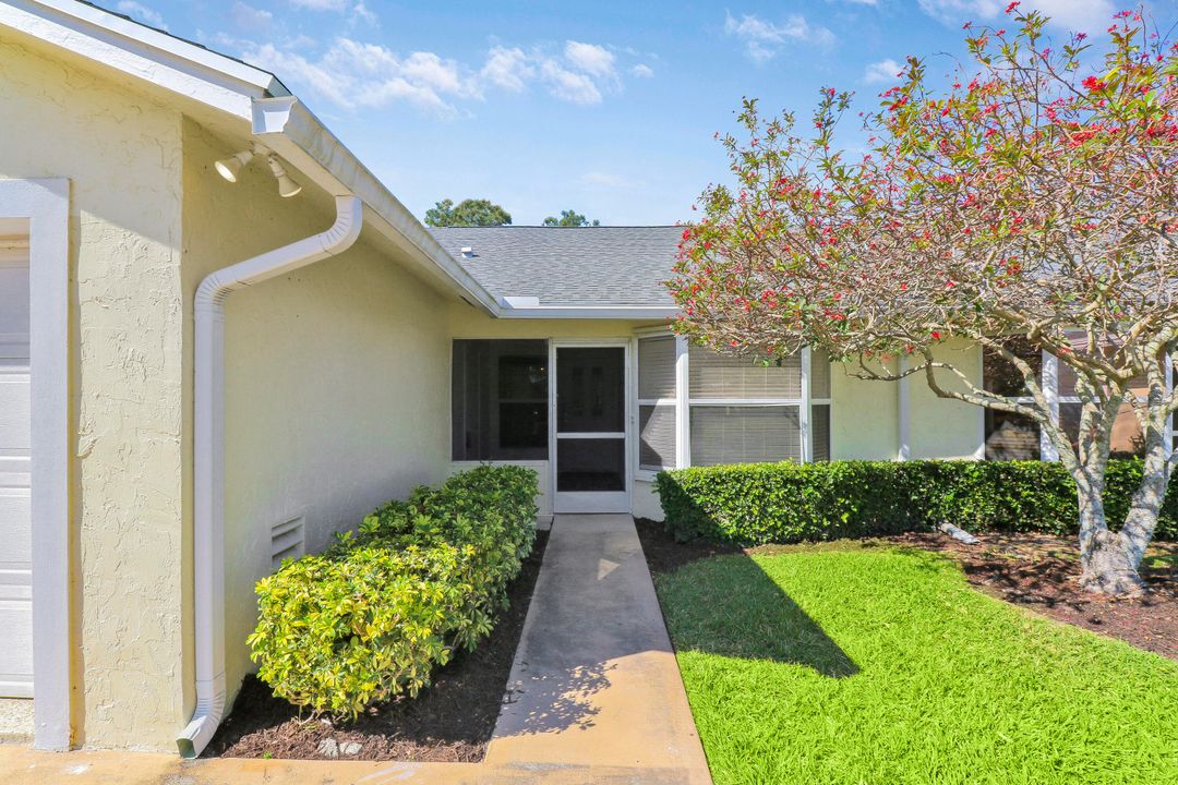 Active With Contract: $3,000 (2 beds, 2 baths, 1299 Square Feet)