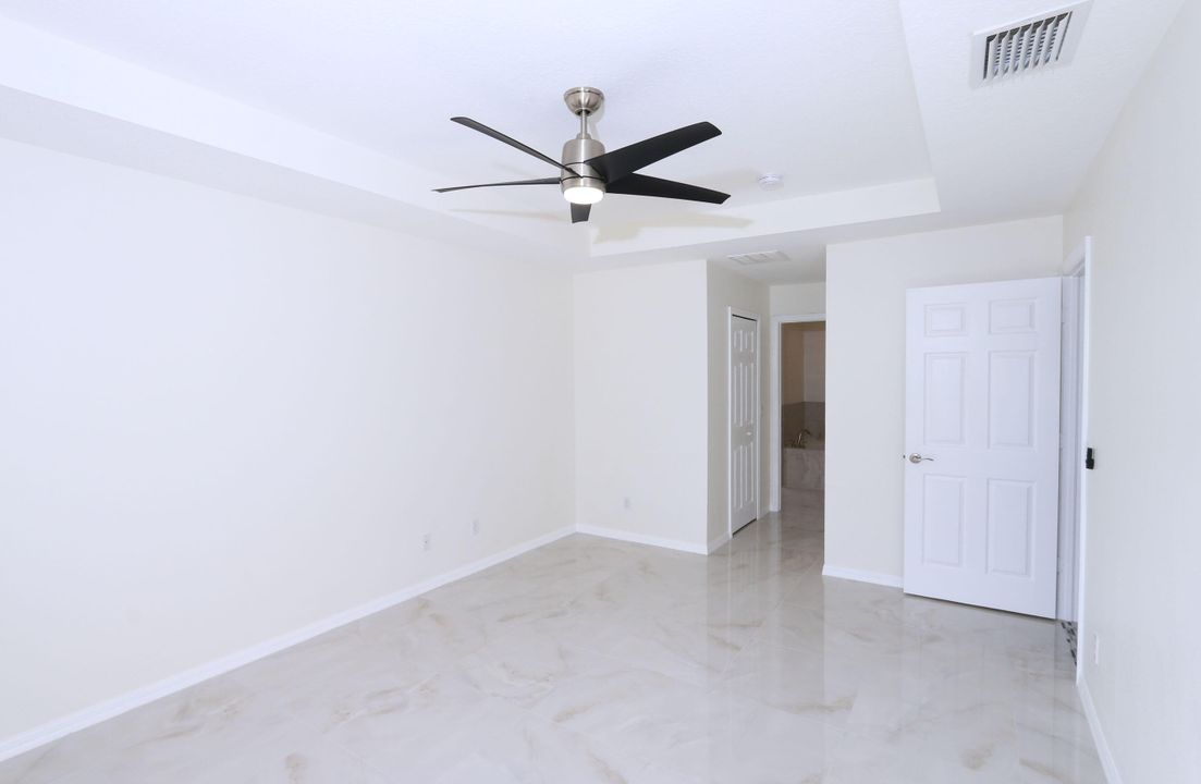 For Sale: $469,000 (4 beds, 2 baths, 2078 Square Feet)