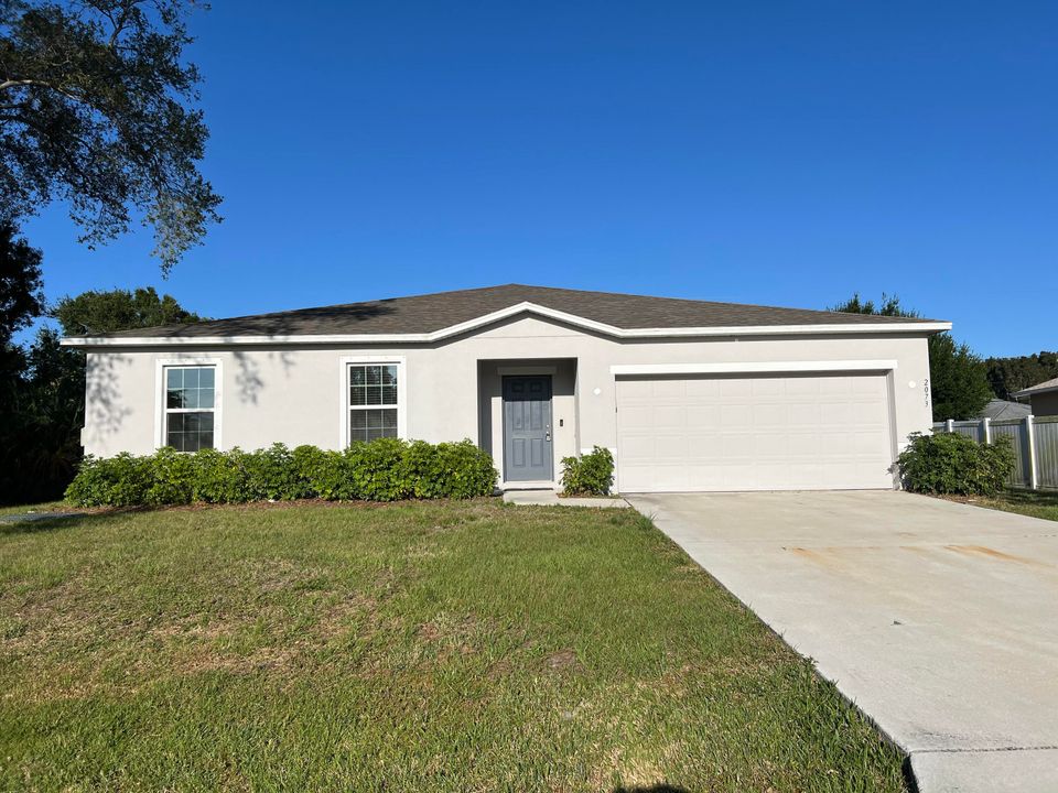 Active With Contract: $2,550 (4 beds, 2 baths, 1874 Square Feet)