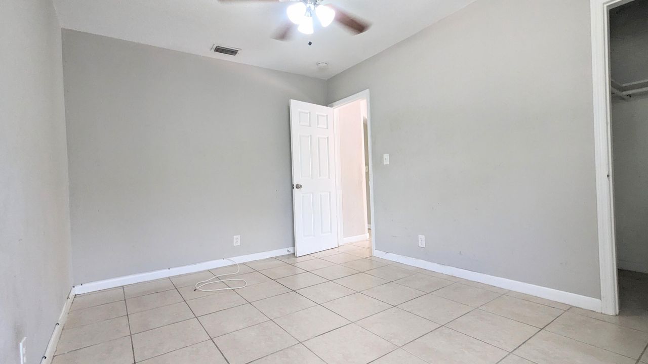 For Sale: $379,900 (2 beds, 2 baths, 1200 Square Feet)