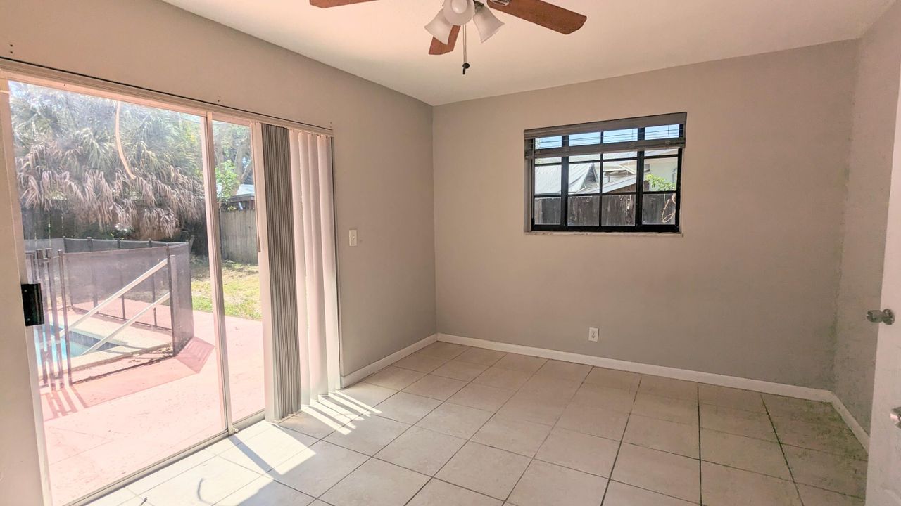 For Sale: $379,900 (2 beds, 2 baths, 1200 Square Feet)