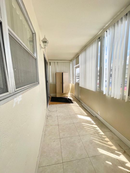 Active With Contract: $1,600 (2 beds, 2 baths, 883 Square Feet)