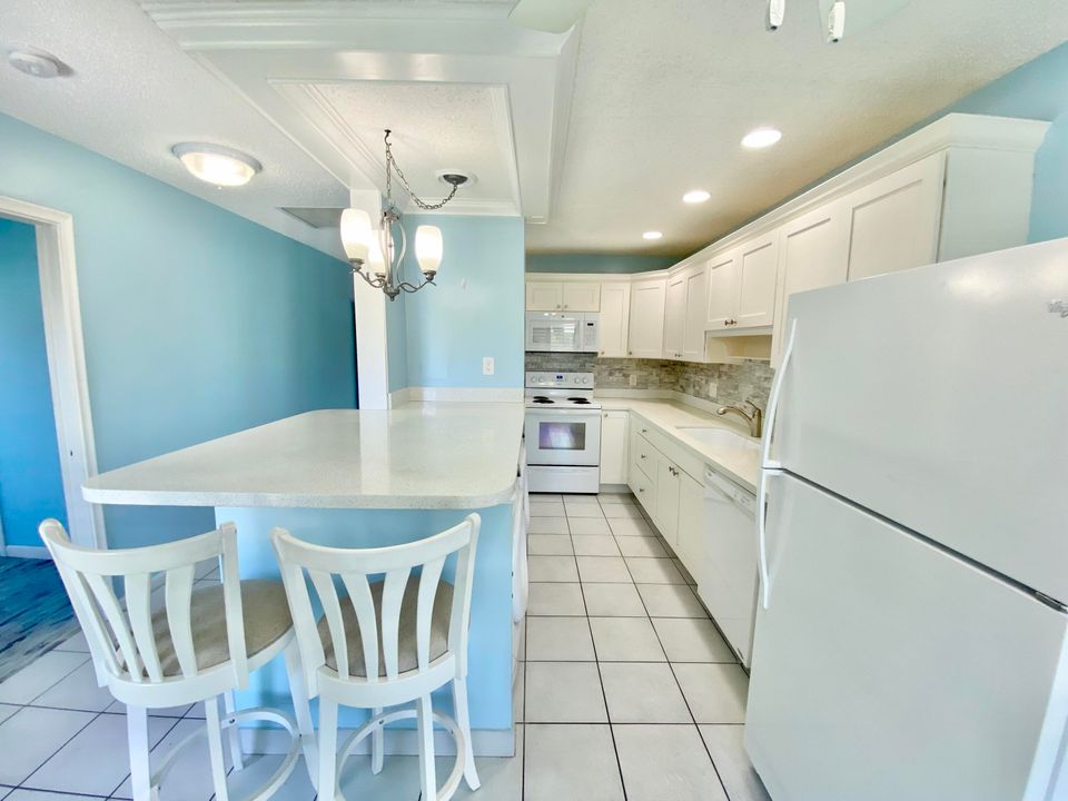 For Sale: $237,500 (2 beds, 2 baths, 1167 Square Feet)