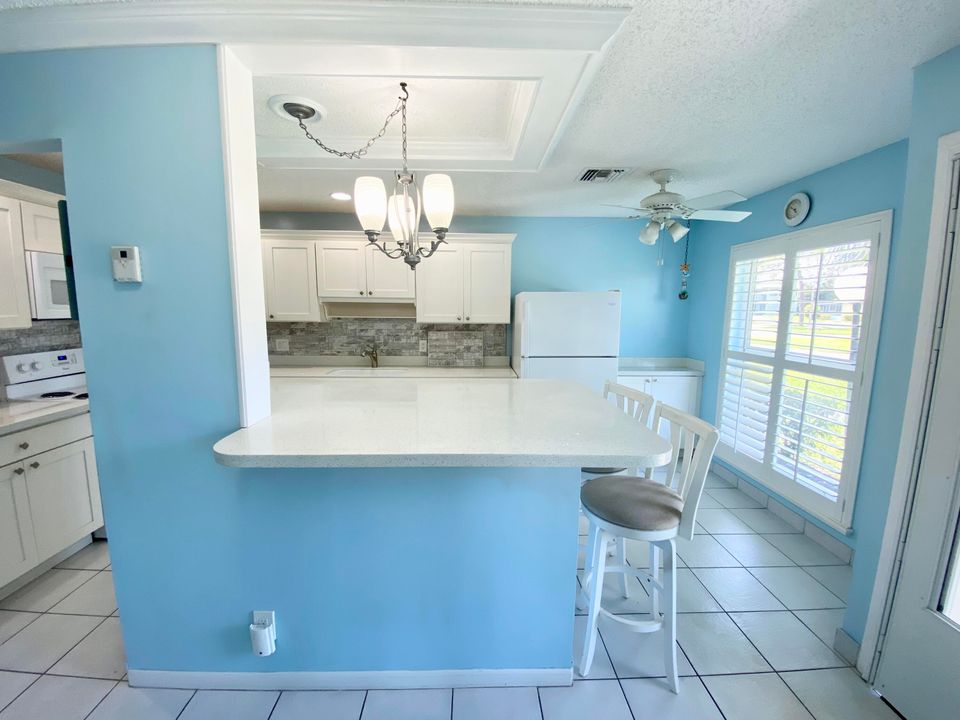 For Sale: $237,500 (2 beds, 2 baths, 1167 Square Feet)