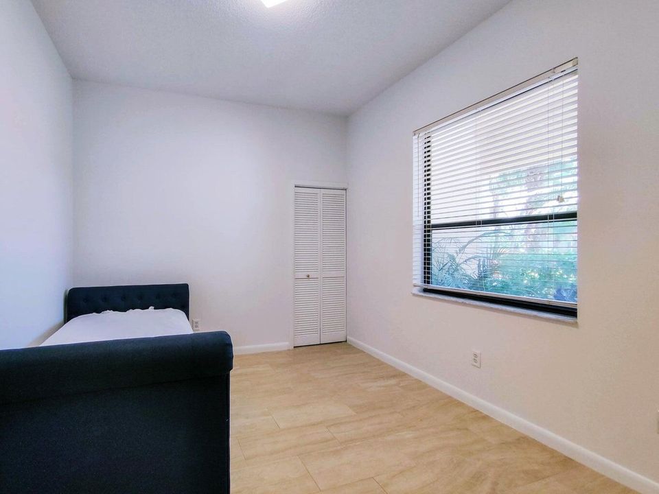 For Rent: $2,550 (2 beds, 2 baths, 1323 Square Feet)
